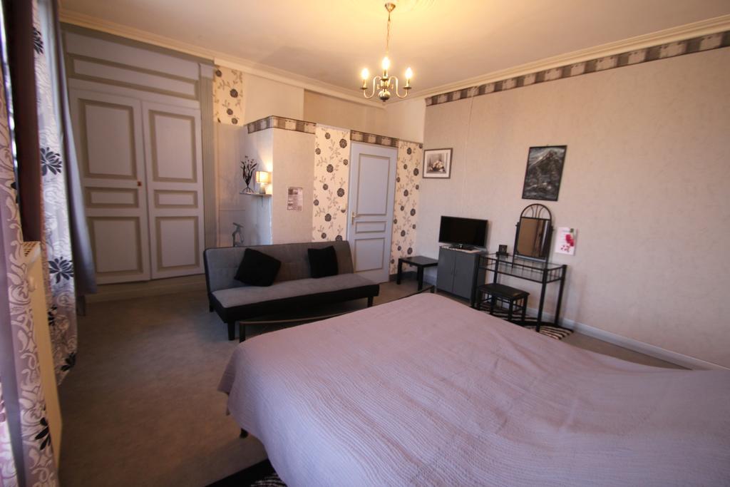 Domaine Des Roses Bed & Breakfast Vaudelnay Bilik gambar