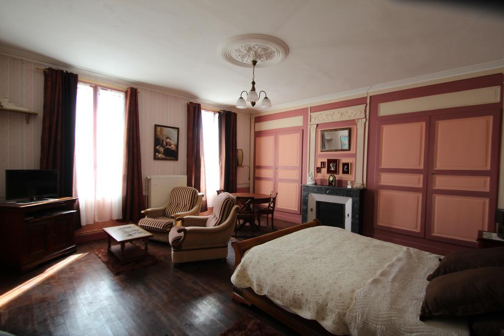 Domaine Des Roses Bed & Breakfast Vaudelnay Bilik gambar