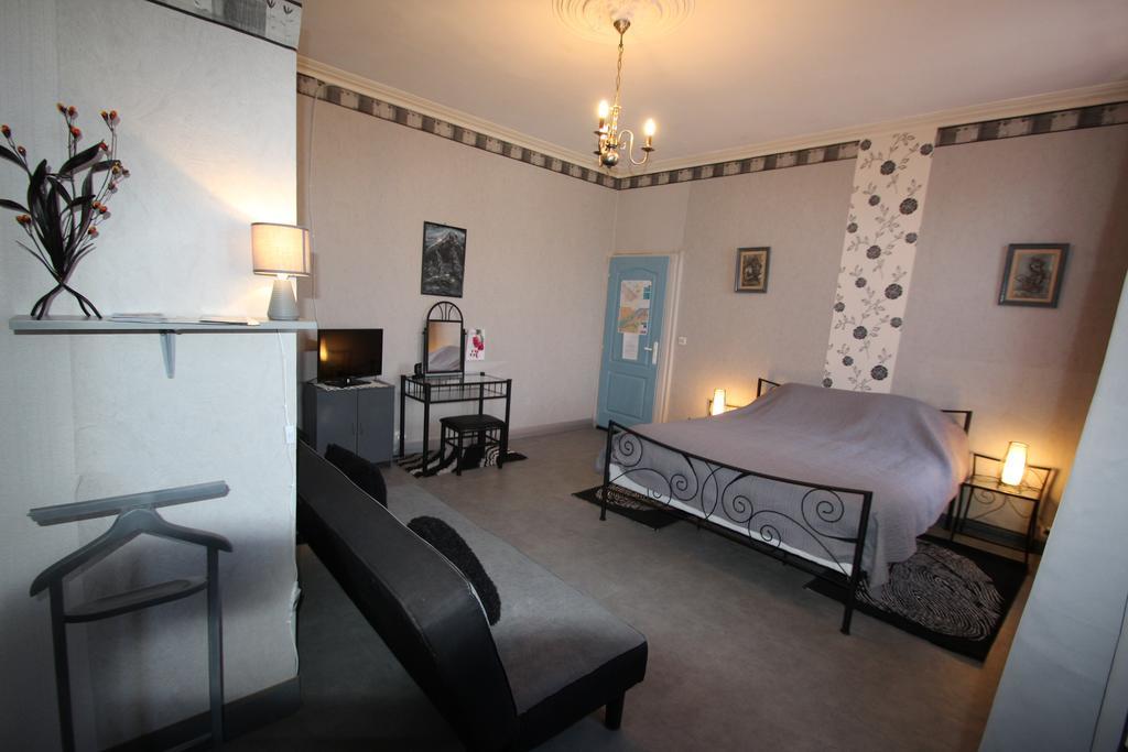 Domaine Des Roses Bed & Breakfast Vaudelnay Bilik gambar